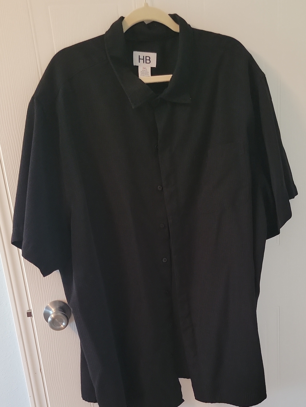 Men's Black Short-Sleeve Button-Down Shirt